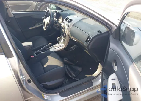 2010 Toyota Corolla S z USA, uszkodzony, nr VIN 2T1BU4EE3AC447745